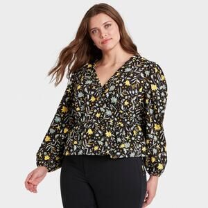 NWT Universal Thread Floral Wrap Top Size L